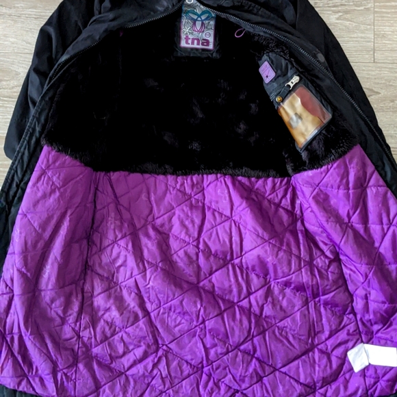 Aritizia TNA Raven Parka - Picture 3 of 7